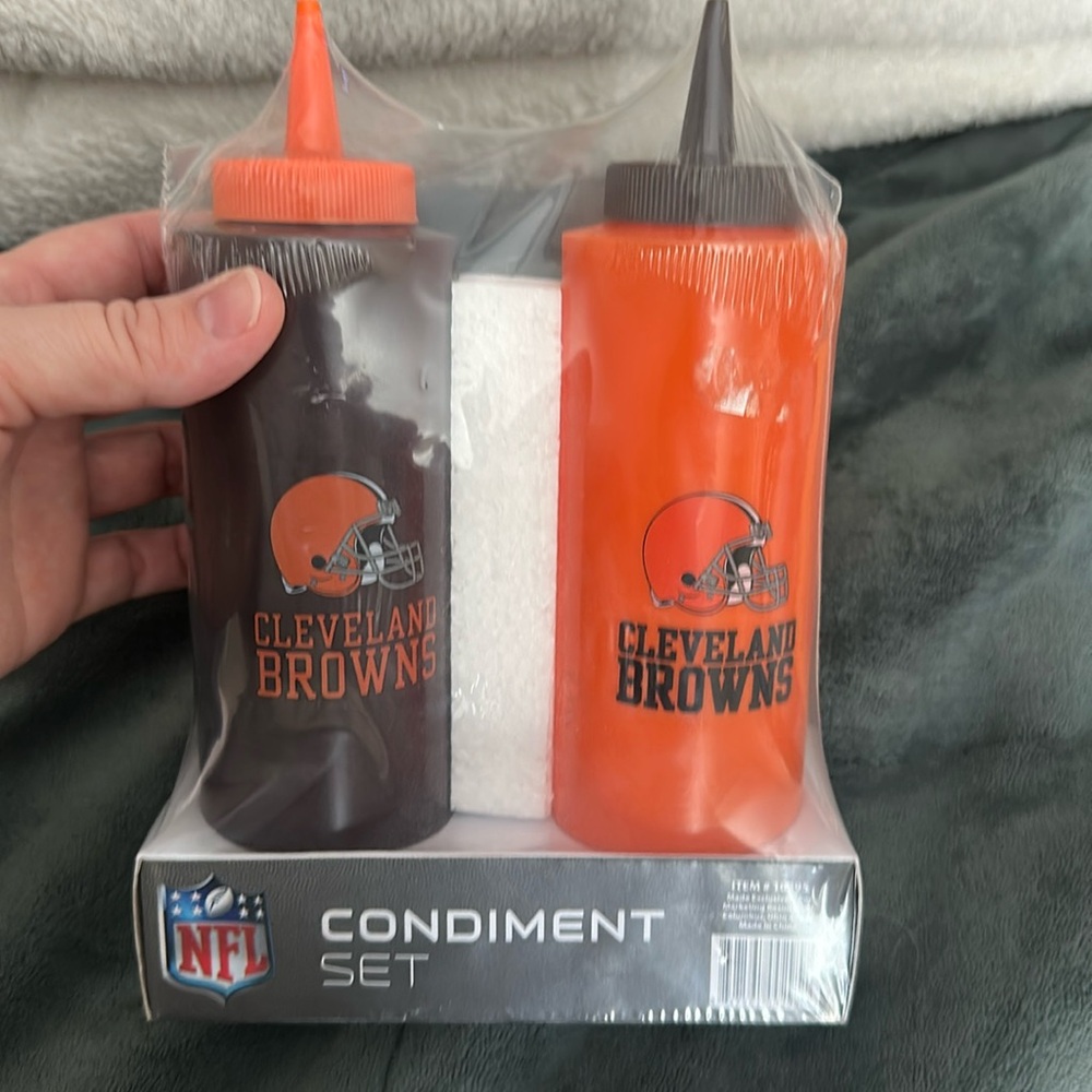 NFL Cleveland Browns condiment set new